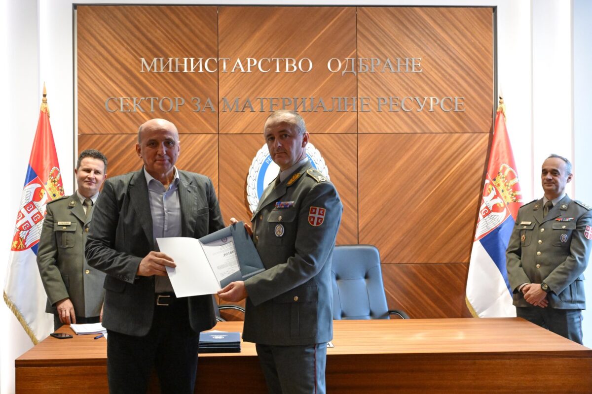 Министарство одбране уручило дозволу Застава Ковачници за производњу наоружања и војне опреме